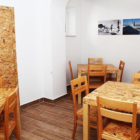 Single Fin Isurf Hostel Фигейра-да-Фош Экстерьер фото