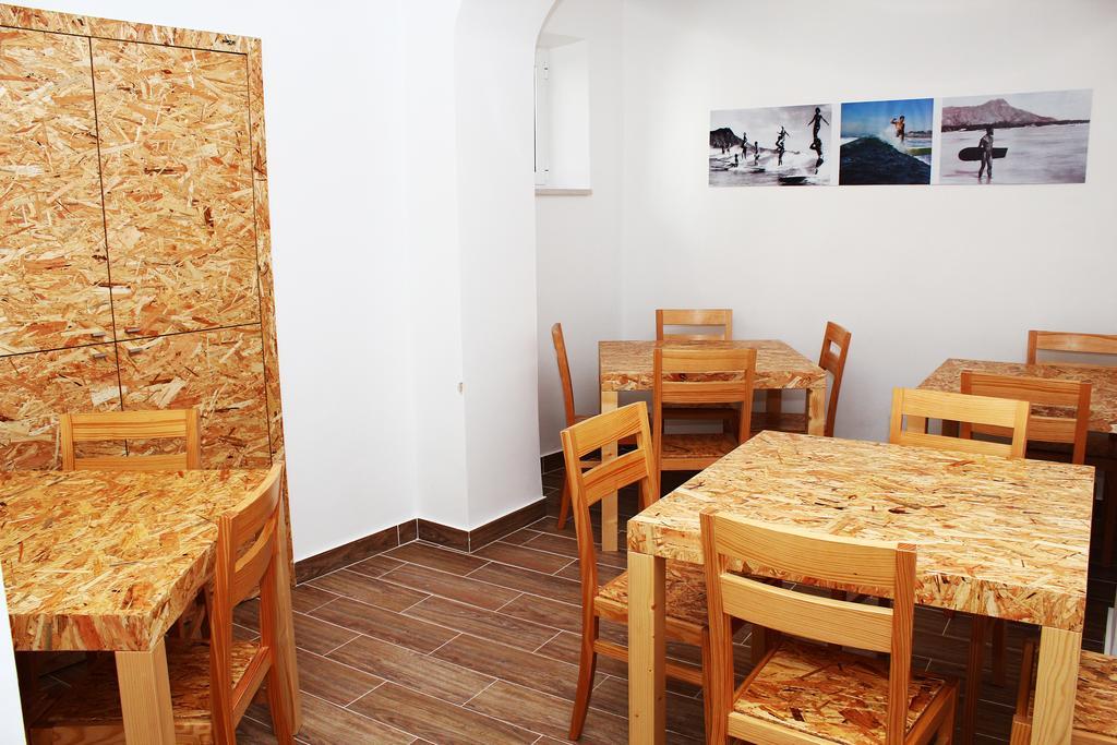 Single Fin Isurf Hostel Фигейра-да-Фош Экстерьер фото